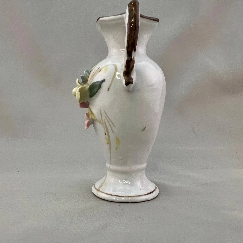 Unbranded Bud Vase Unisex Small White Excellent 3D Floral Scrolled Handles